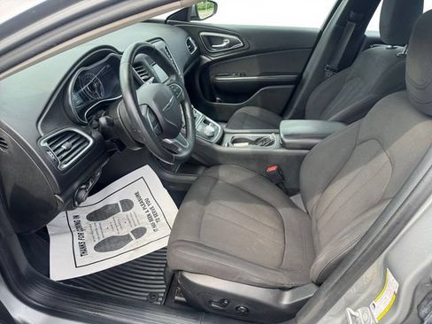 Used 2015 Chrysler 200 Limited w/ Convenience Group FWD image 10