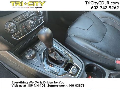 Used 2019 Jeep Cherokee Limited w/ Trailer Tow Group image 32