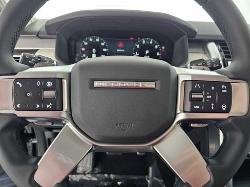 New 2026 Land Rover Discovery Dynamic SE image 24