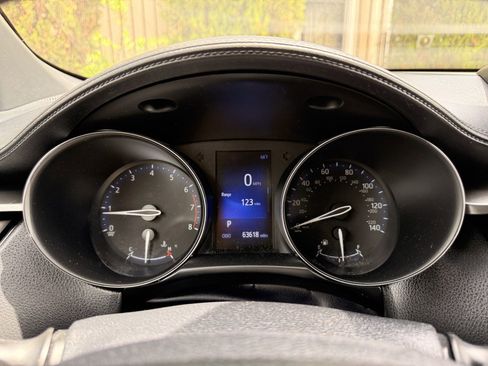 Used 2018 Toyota C-HR XLE FWD image 19