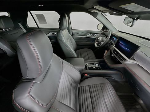 New 2026 Ford Explorer ST-Line w/ ST-Line Street Pack image 30