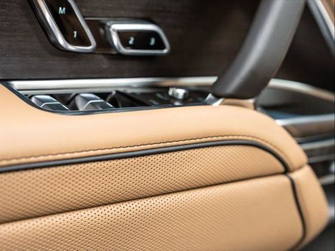 New 2025 Land Rover Range Rover Long Wheelbase Autobiography image 33