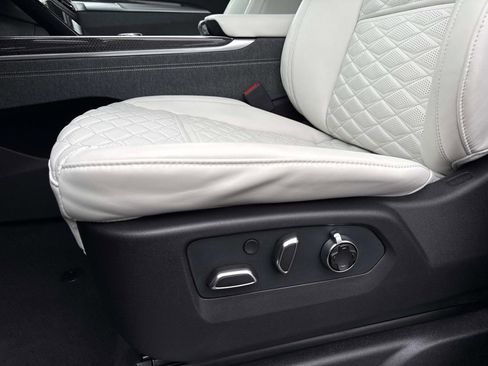 New 2026 Cadillac Escalade V image 21