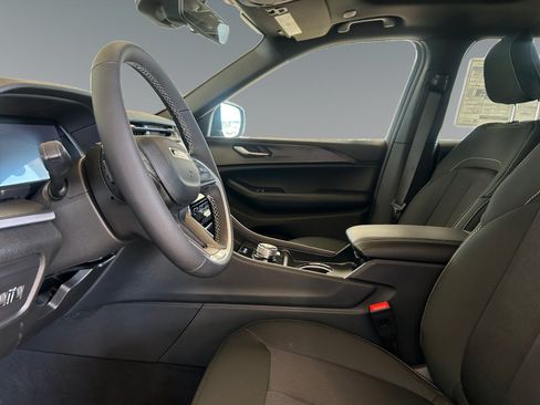New 2026 Jeep Grand Cherokee Laredo AWD/4WD image 9