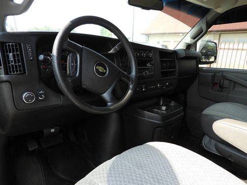 Used 2016 Chevrolet Express 2500 LT w/ LT Preferred Equipment Group RWD image 13