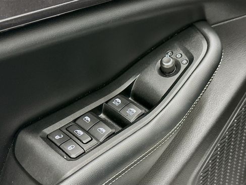 Used 2023 Jeep Grand Cherokee Altitude AWD/4WD image 15