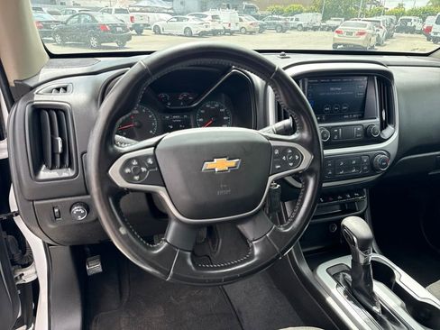 Used 2022 Chevrolet Colorado LT w/ Safety Package RWD image 10