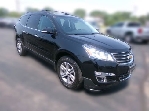 Used 2017 Chevrolet Traverse LT AWD/4WD image 1
