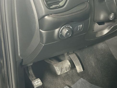 Used 2022 Dodge Durango R/T AWD/4WD image 10