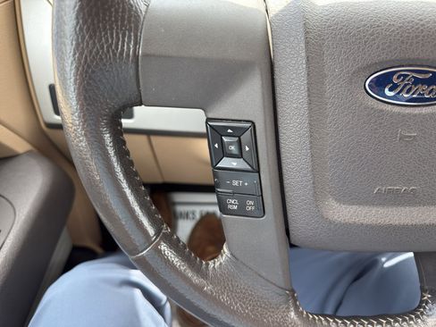 Used 2014 Ford F150 Lariat w/ Lariat Chrome Package AWD/4WD image 19