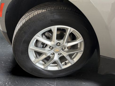 Used 2023 Chevrolet Equinox LT AWD/4WD image 30