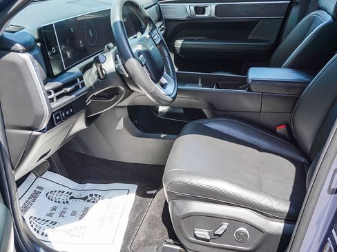Used 2025 Hyundai Santa Fe Limited FWD image 18
