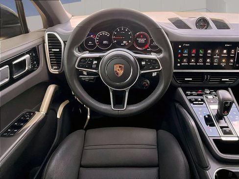 Certified 2022 Porsche Cayenne Platinum Edition AWD/4WD image 13