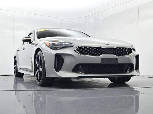 Used 2019 Kia Stinger GT2 AWD/4WD image 44