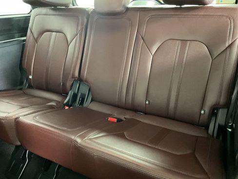 Used 2024 Ford Expedition Limited AWD/4WD image 22