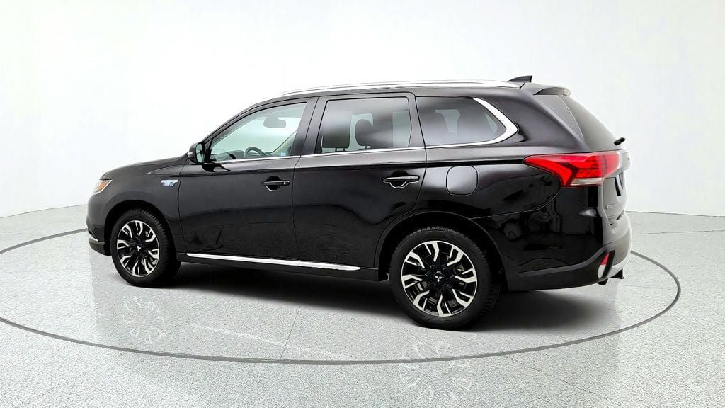 Used 2018 Mitsubishi Outlander SEL AWD/4WD image 7