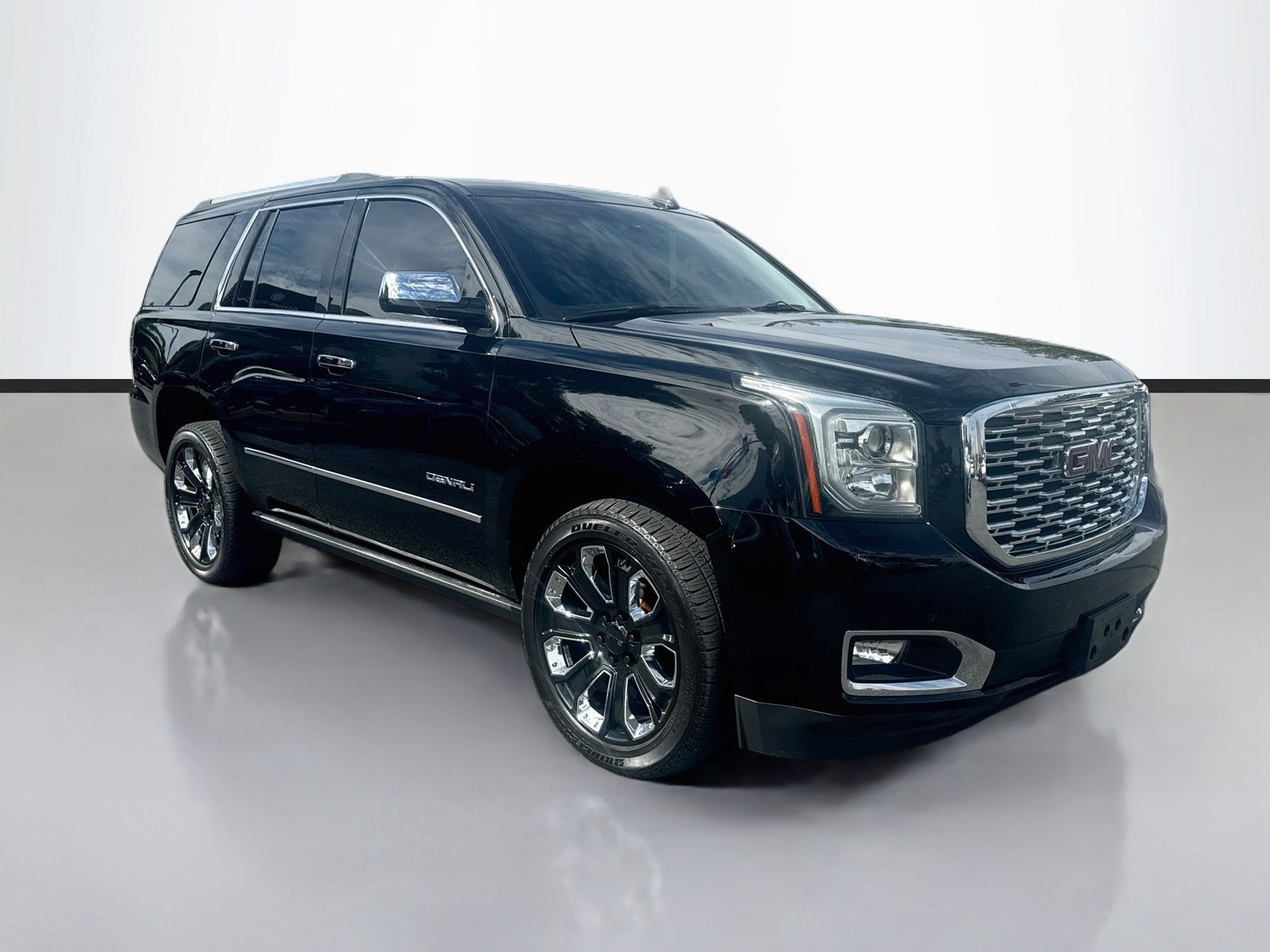 Used 2019 GMC Yukon Denali w/ Denali Ultimate Package AWD/4WD image 1