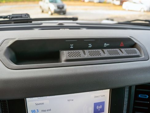 Used 2022 Ford Bronco Black Diamond image 24