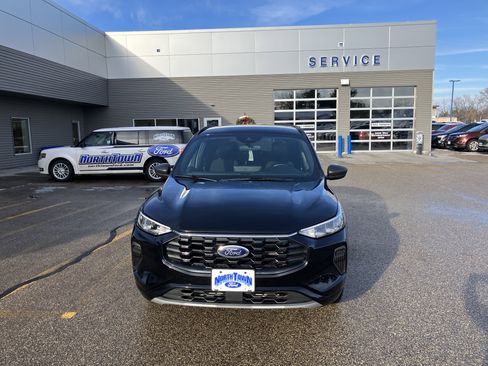 Used 2024 Ford Escape ST-Line w/ Tech Pack #1 AWD/4WD image 3