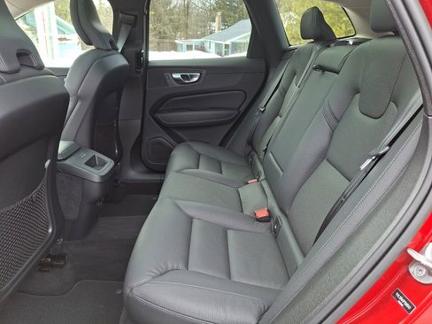 Certified 2023 Volvo XC60 B5 Plus w/ Climate Package AWD/4WD image 10