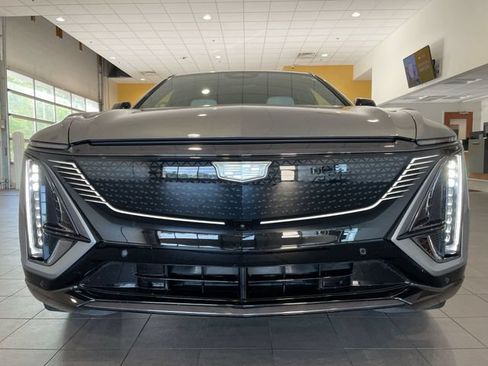 Certified 2024 Cadillac Lyriq Sport AWD/4WD image 9
