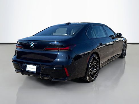 New 2026 BMW 750e xDrive image 3