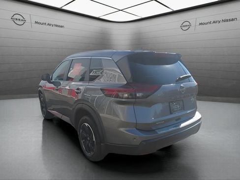Certified 2025 Nissan Rogue SV w/ SV Premium Package FWD image 5