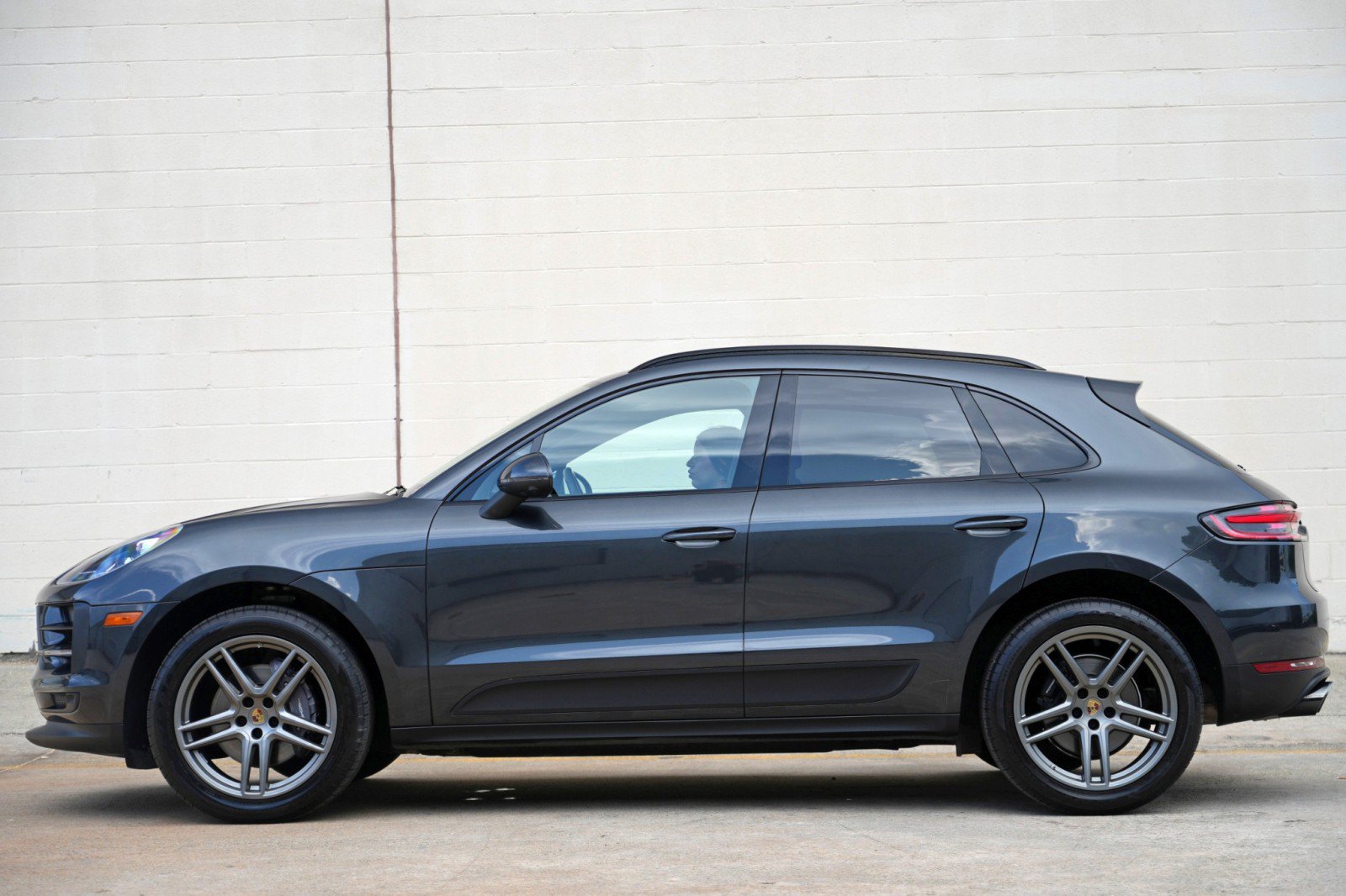 Used 2021 Porsche Macan AWD/4WD image 9