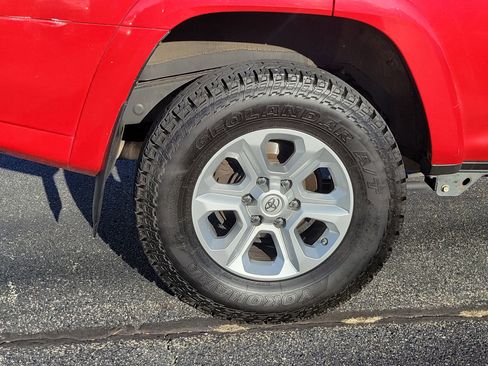 Used 2020 Toyota 4Runner SR5 Premium image 5