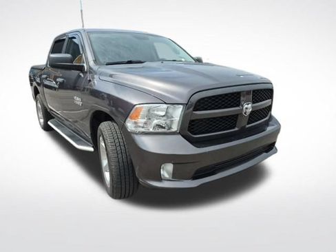 Used 2017 RAM 1500 Express AWD/4WD image 3