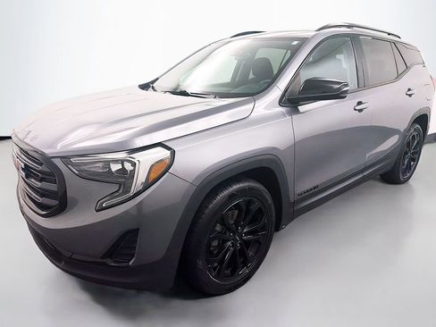 Used 2020 GMC Terrain SLE w/ Driver Convenience Package image 5