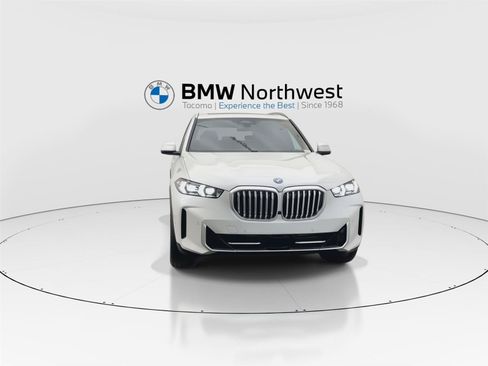 New 2026 BMW X5 xDrive50e w/ Climate Comfort Package AWD/4WD image 7