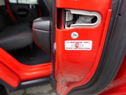Used 2021 Jeep Wrangler Unlimited Rubicon AWD/4WD image 40