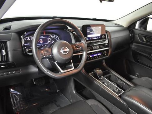 Certified 2024 Nissan Pathfinder SV w/ SV Premium Package AWD/4WD image 13