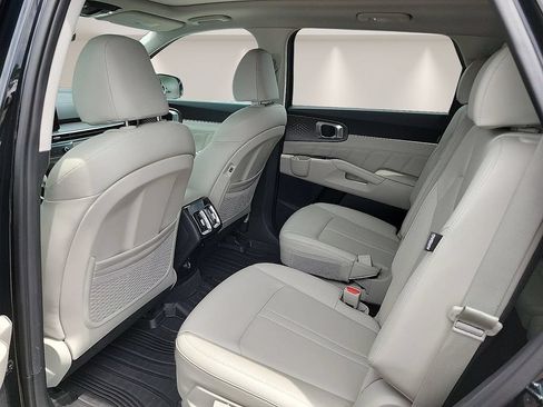 Used 2025 Kia Sorento SX FWD image 9