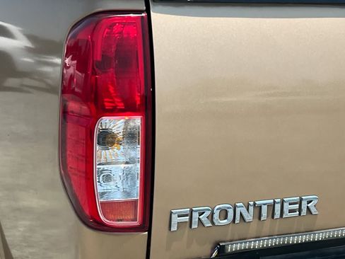 Used 2005 Nissan Frontier XE w/ (U01) Preferred Pkg RWD image 32