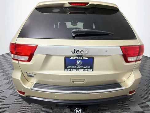 Used 2012 Jeep Grand Cherokee Overland AWD/4WD image 27