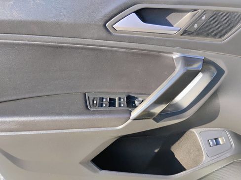 Used 2019 Volkswagen Tiguan SEL image 25