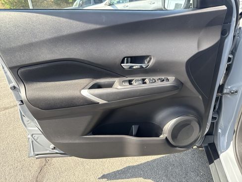 Used 2023 Nissan Kicks SV FWD image 11