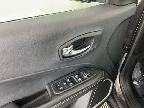 Used 2018 Jeep Compass Latitude w/ Popular Equipment Group image 13