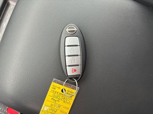 Used 2025 Nissan Frontier SV w/ SV Convenience Package image 24