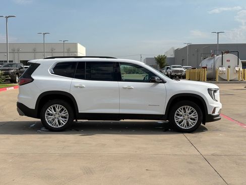Used 2026 GMC Acadia Elevation w/ Elevation Premium Package FWD image 8
