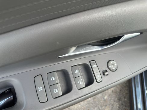 Used 2021 Hyundai Elantra SE FWD image 16
