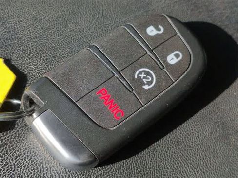 Used 2019 Jeep Cherokee Latitude Plus image 33