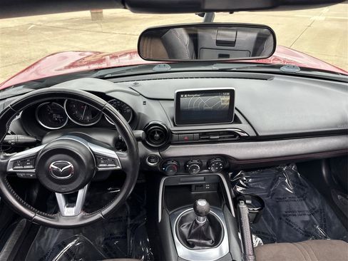 Used 2016 MAZDA MX-5 Miata Club image 13