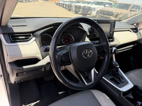 Used 2019 Toyota RAV4 XLE Premium w/ Carpet Mat Package FWD image 31