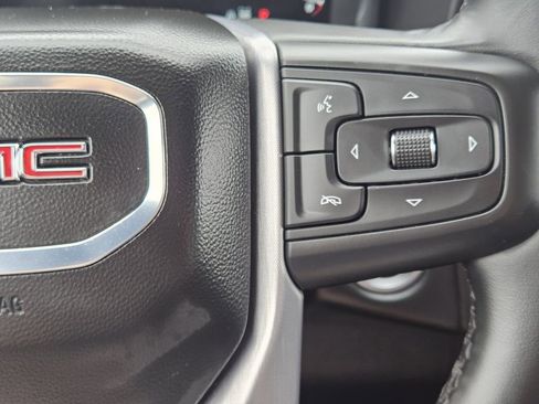 Used 2024 GMC Yukon SLT AWD/4WD image 34