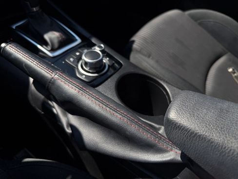 Used 2016 MAZDA MAZDA3 i Touring FWD image 36
