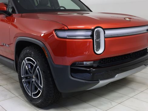 Used 2025 Rivian R1S Adventure AWD/4WD image 36