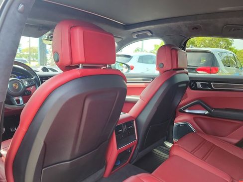 Used 2020 Porsche Cayenne Turbo AWD/4WD image 11